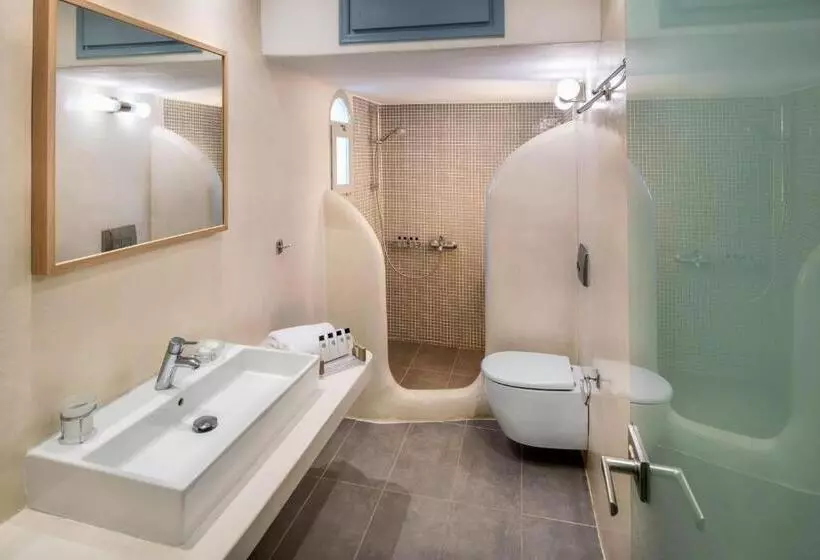سوییت لوکس, Kokkinos Villas