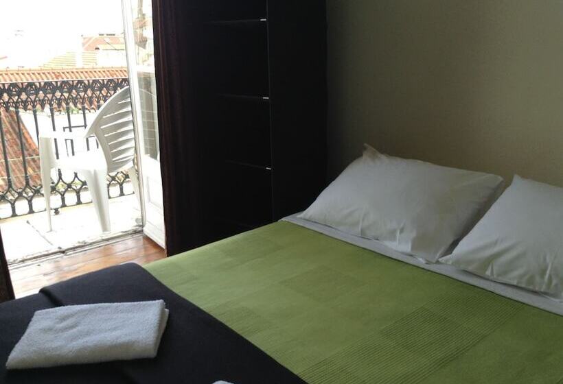 اتاق استاندارد با سرویس بهداشتی مشترک, Lisbon Riverview Hostel