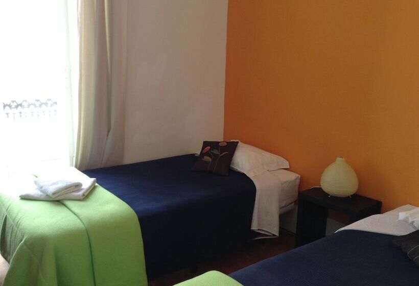 اتاق استاندارد با سرویس بهداشتی مشترک, Lisbon Riverview Hostel