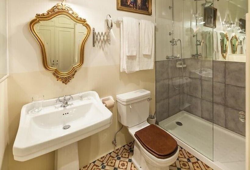 Quarto standard, Independente Príncipe Real