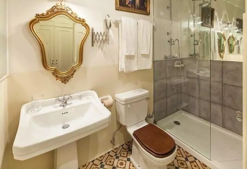 Quarto standard, Independente Príncipe Real
