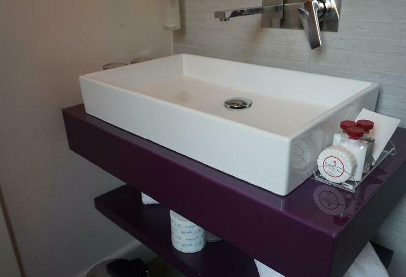 سوییت, Trevi Palace Luxury Inn