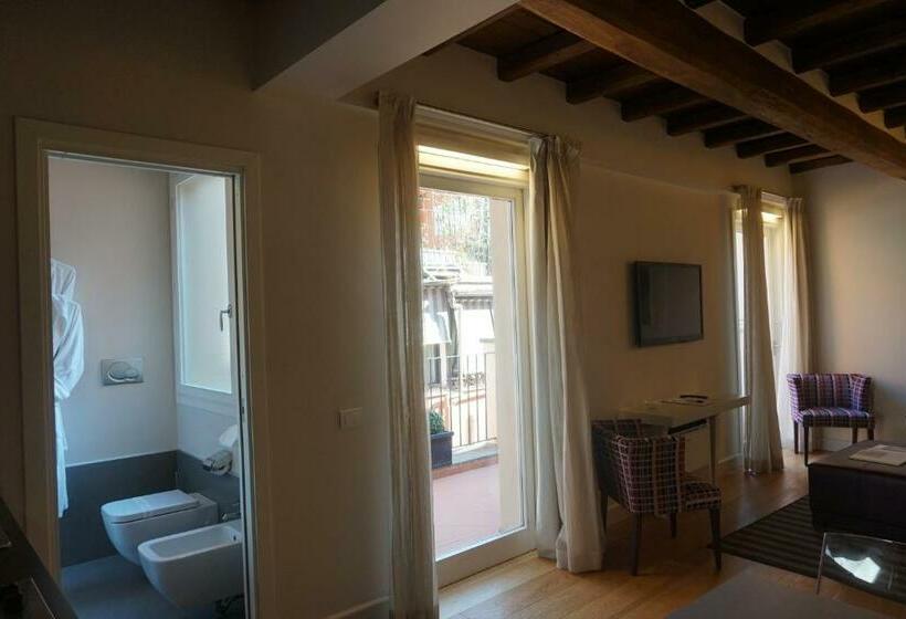 سوییت, Trevi Palace Luxury Inn