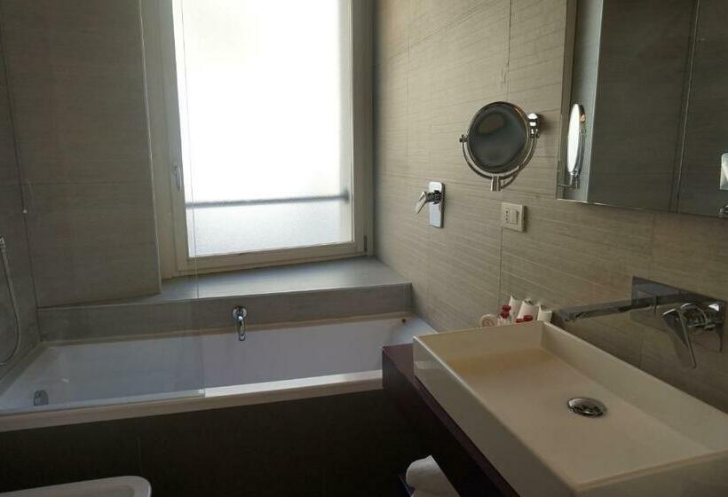 سوییت, Trevi Palace Luxury Inn