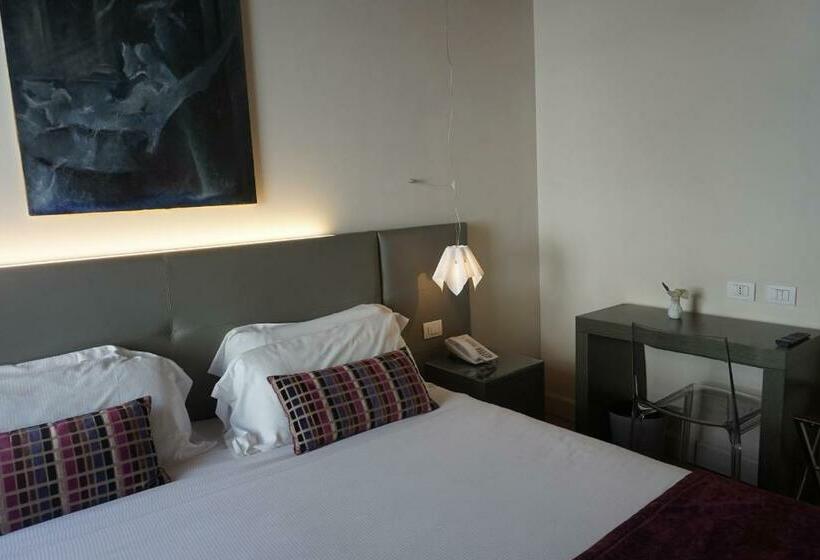 سوییت, Trevi Palace Luxury Inn