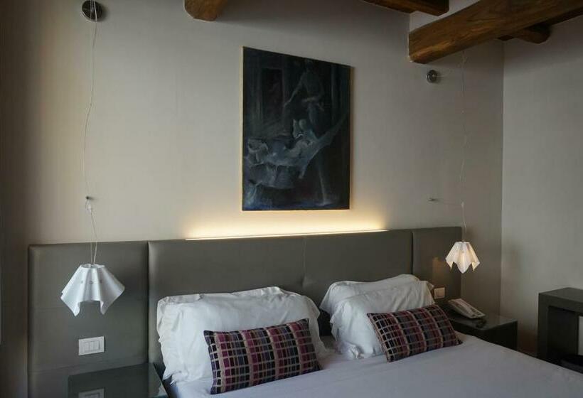 سوییت, Trevi Palace Luxury Inn