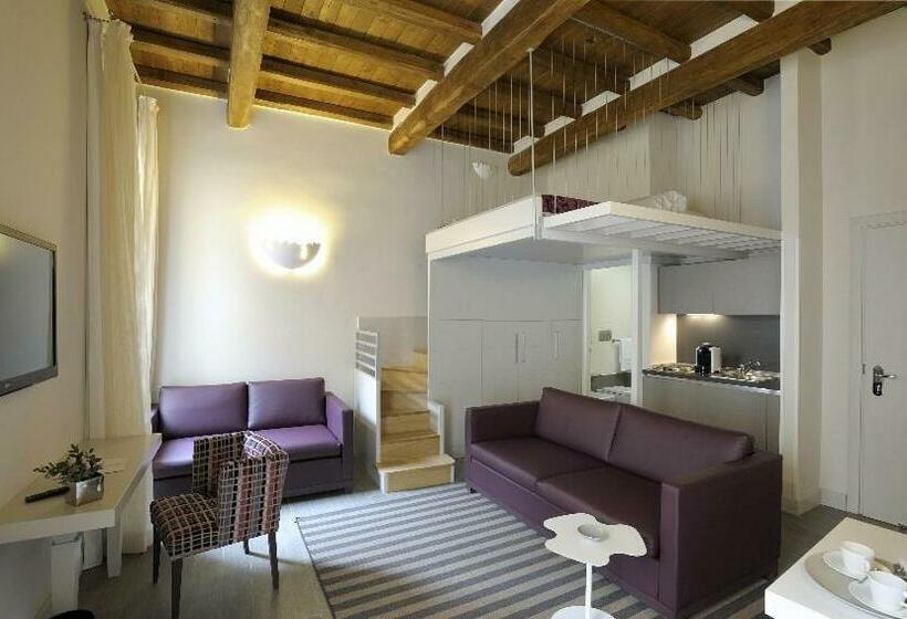 سوییت, Trevi Palace Luxury Inn