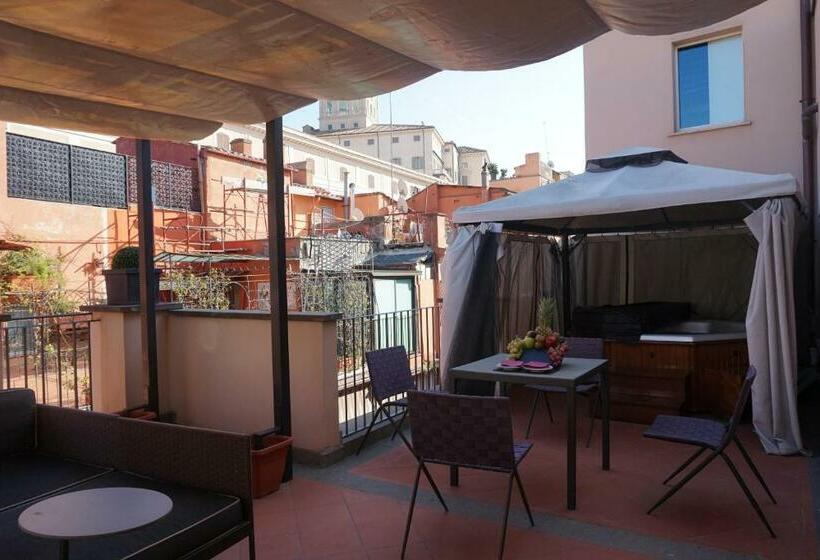 סוויטה, Trevi Palace Luxury Inn
