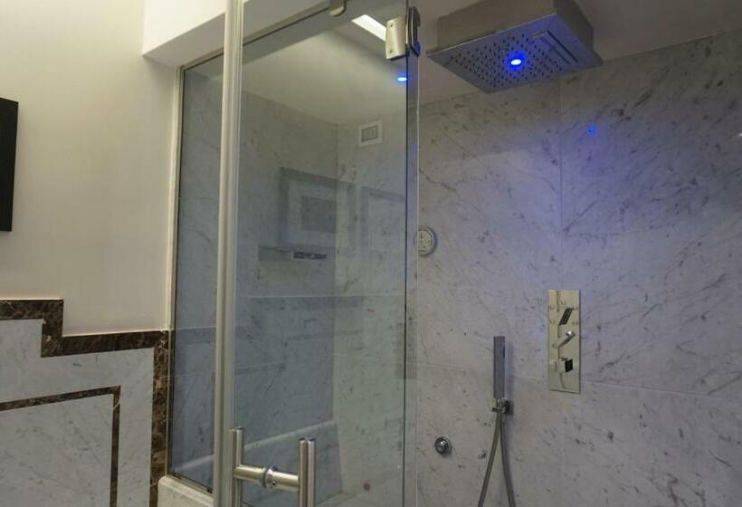 سوییت, Trevi Palace Luxury Inn