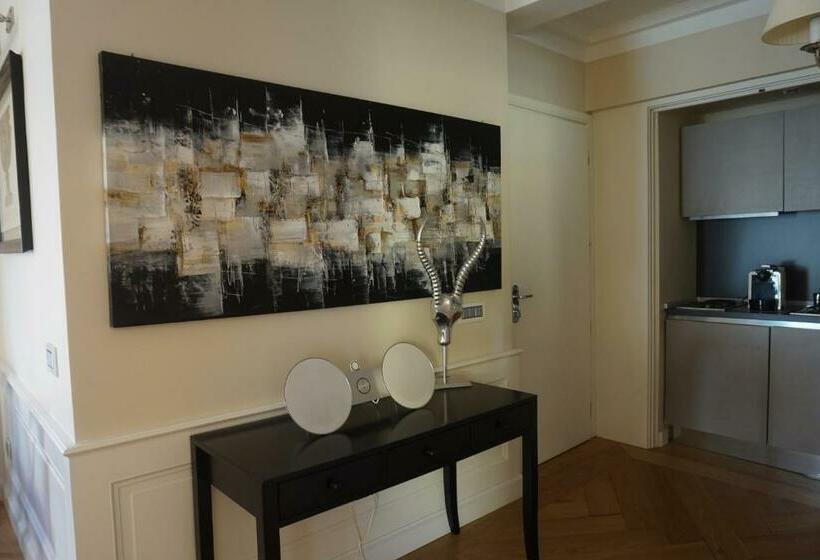 سوییت, Trevi Palace Luxury Inn