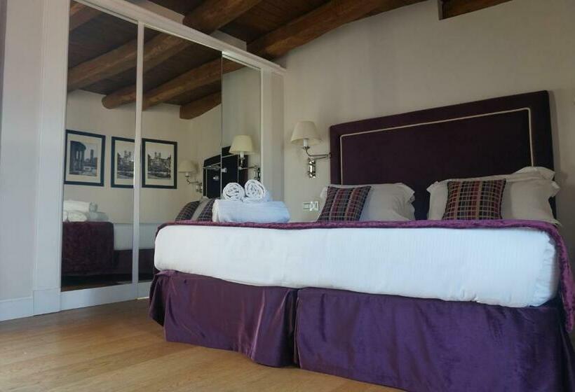 סוויטת סופריור, Trevi Palace Luxury Inn
