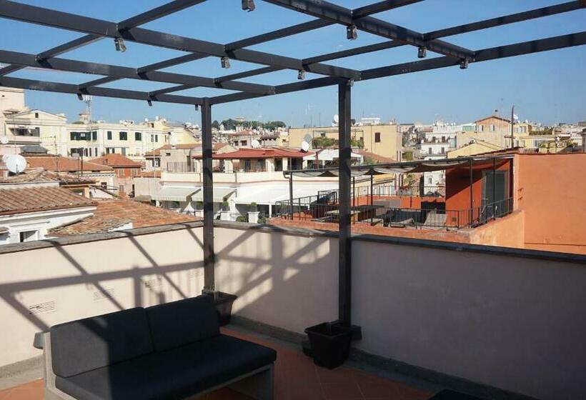 سوییت سوپریور, Trevi Palace Luxury Inn