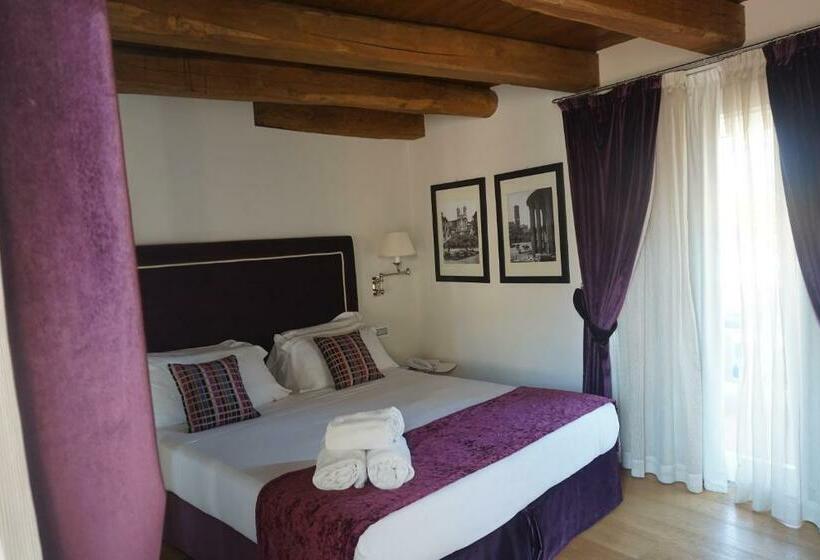 סוויטת סופריור, Trevi Palace Luxury Inn