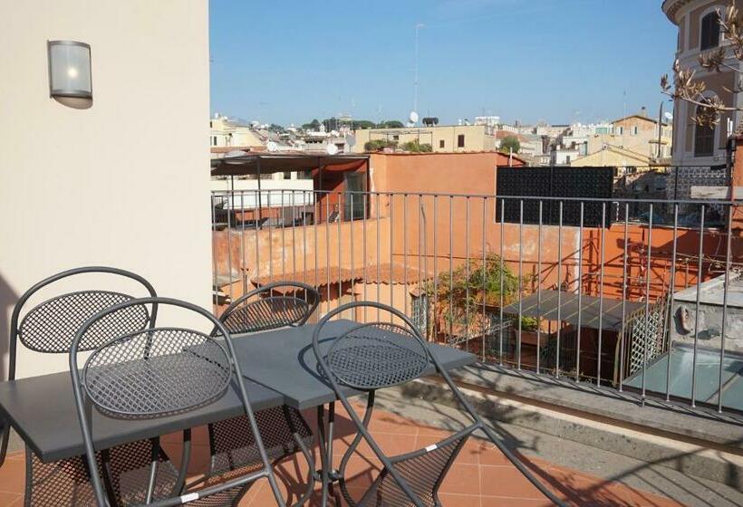 سوییت سوپریور, Trevi Palace Luxury Inn