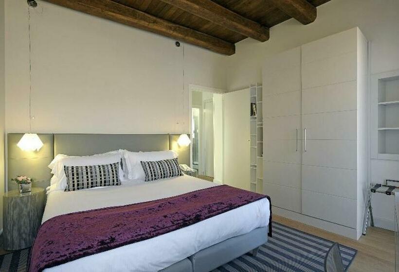 סוויטת ג'וניור, Trevi Palace Luxury Inn