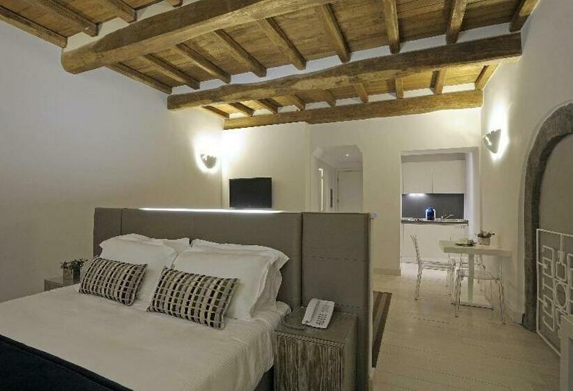 سوییت جونیور سوپریور, Trevi Palace Luxury Inn