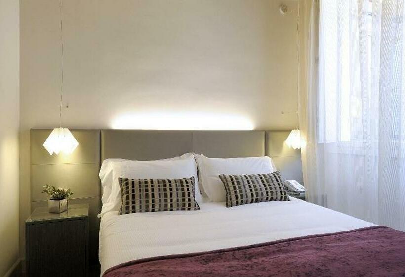 اتاق لوکس سه تخته, Trevi Palace Luxury Inn