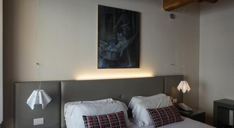 سوییت, Trevi Palace Luxury Inn