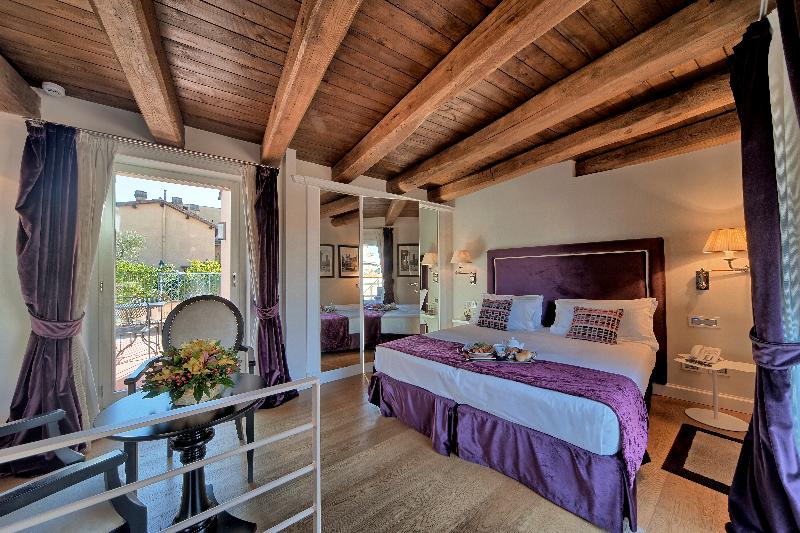 سوییت سوپریور, Trevi Palace Luxury Inn