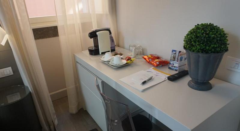 سوییت جونیور, Trevi Palace Luxury Inn