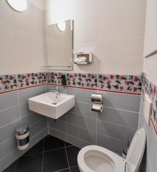 דירת חדר, Formule