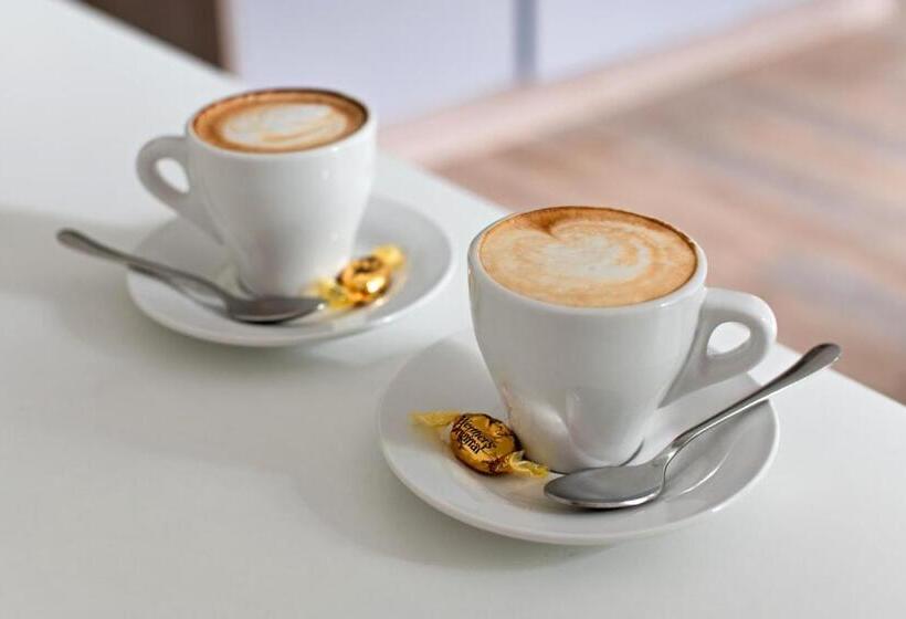 דירת חדר, Formule