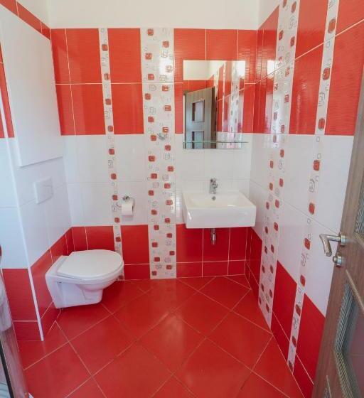 חדר סטנדרט לשלושה, Formule