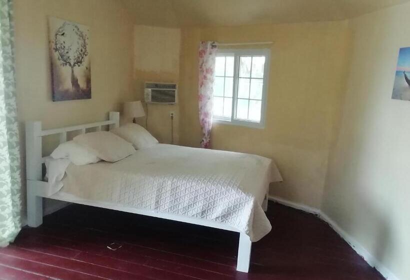 کابین, Buccaneer Resort