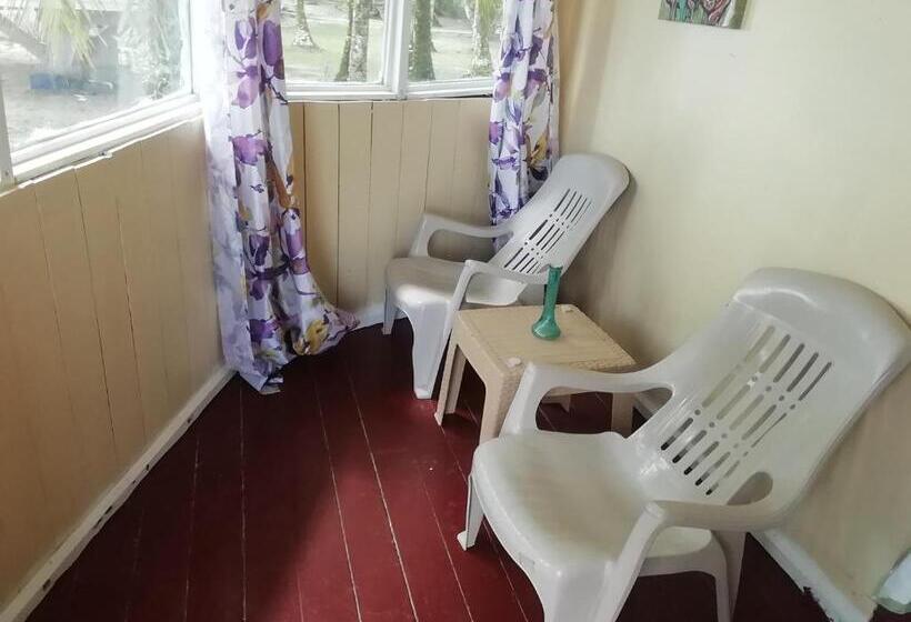 کابین, Buccaneer Resort