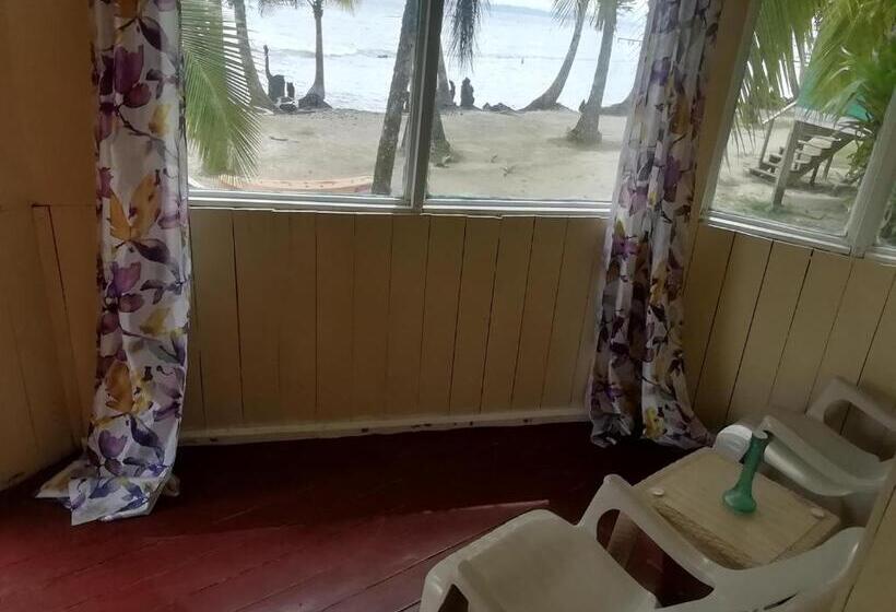 کابین, Buccaneer Resort