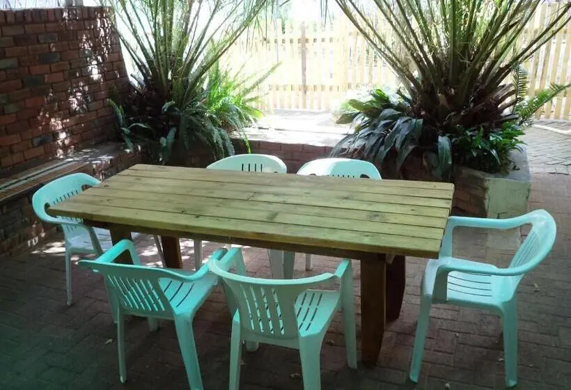 اتاق خانوادگی, Anri Guesthouse
