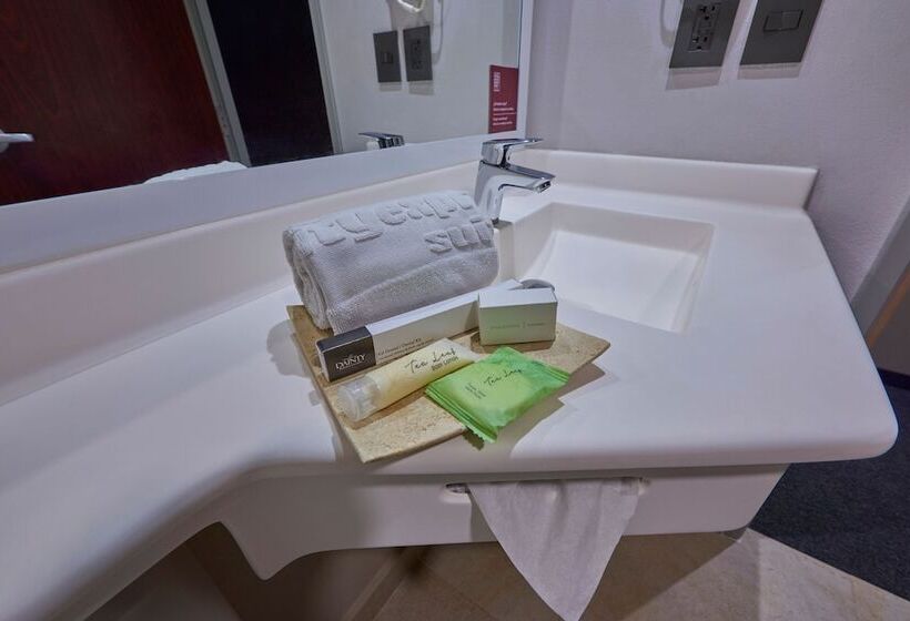 سوییت, City Express By Marriott Suites Toluca
