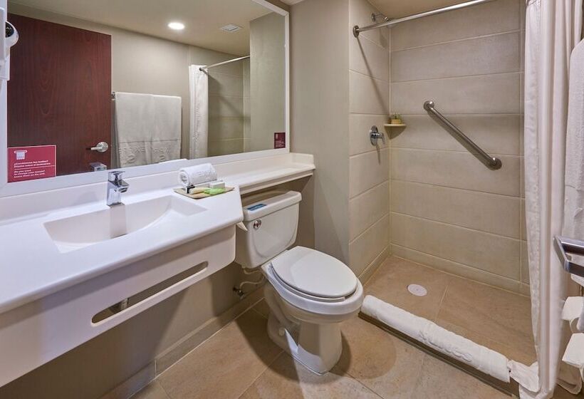 سوییت, City Express By Marriott Suites Toluca