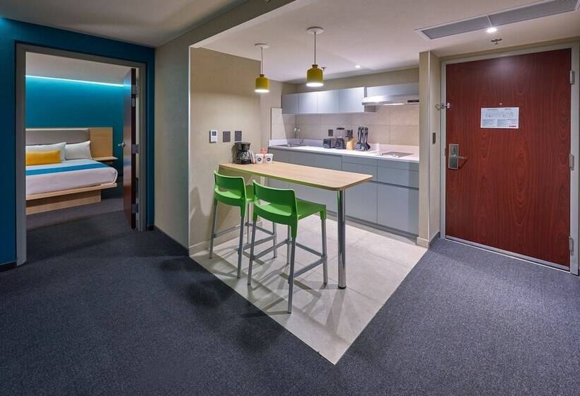 سوییت, City Express By Marriott Suites Toluca