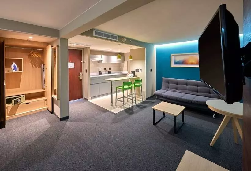 سوییت, City Express By Marriott Suites Toluca