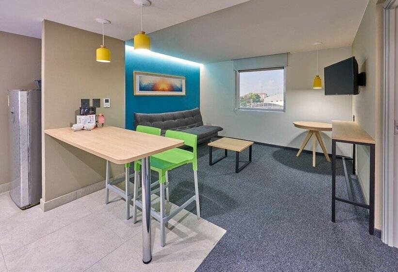 سوییت, City Express By Marriott Suites Toluca