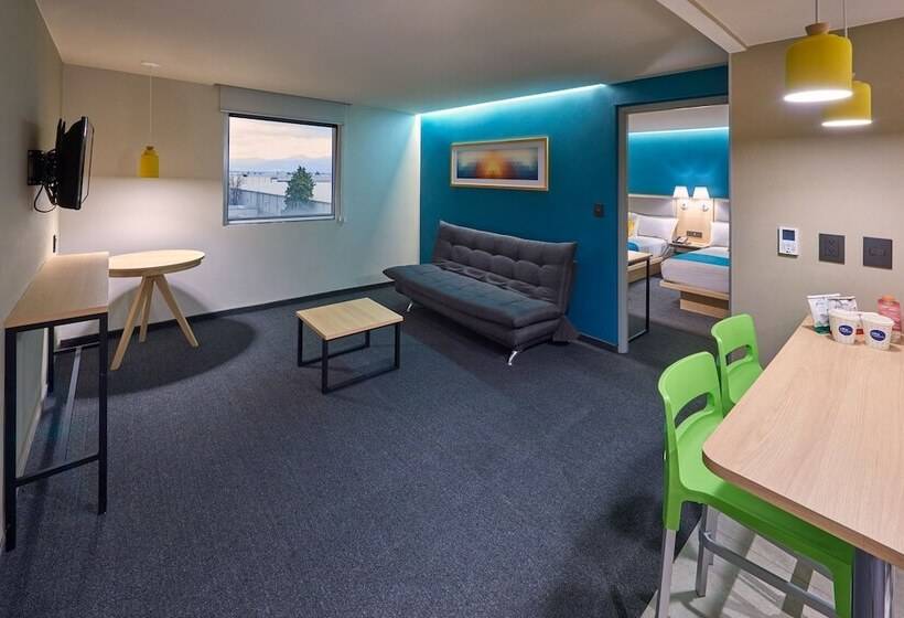 سوییت, City Express By Marriott Suites Toluca