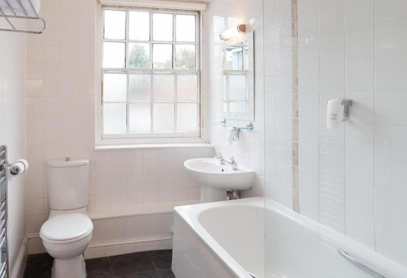 Quarto Estandar, Bacon Arms, Newbury