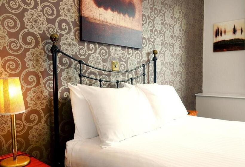Quarto Estandar, Bacon Arms, Newbury