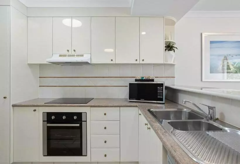 آپارتمان 1 خوابه با چشم‌انداز باغ, Ultiqa Burleigh Mediterranean Resort