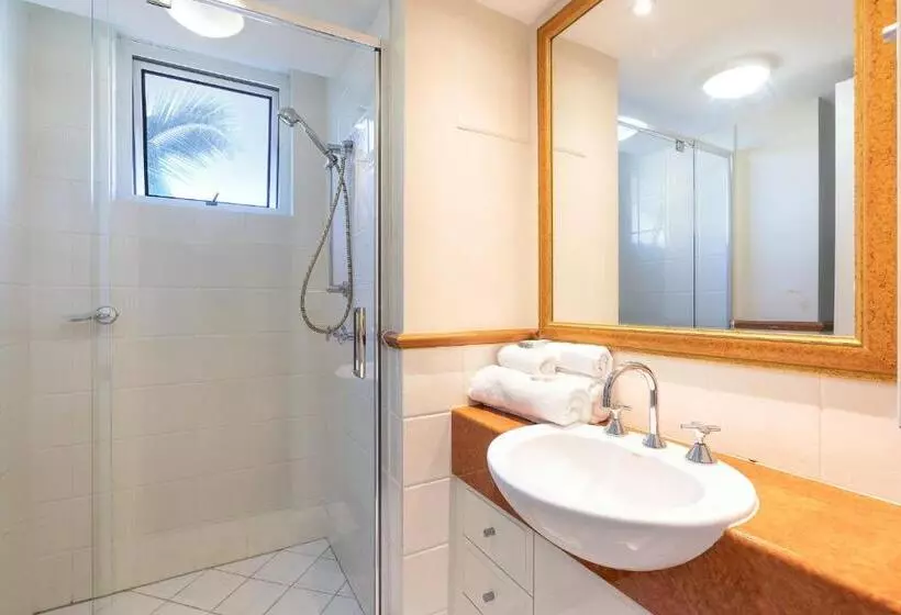 2 Bedroom Apartment Garden View, Ultiqa Burleigh Mediterranean Resort
