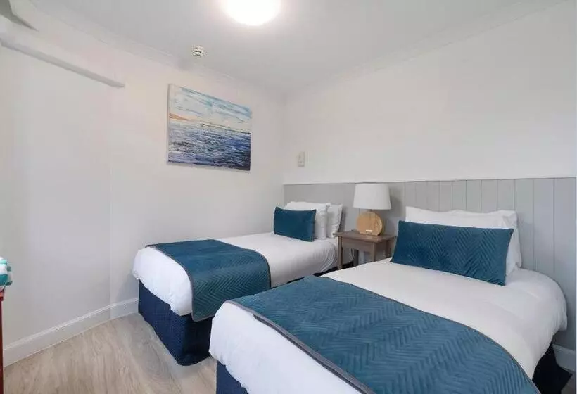 2 Bedroom Apartment Garden View, Ultiqa Burleigh Mediterranean Resort