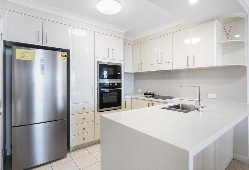 Апартаменты 2 Спальни Вид на Море, Ultiqa Burleigh Mediterranean Resort