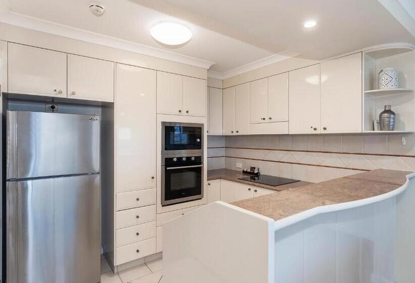 Апартаменты 2 Спальни Вид на Море, Ultiqa Burleigh Mediterranean Resort