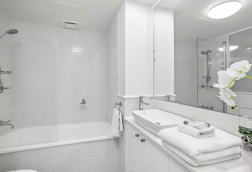 آپارتمان ممتاز دوخوابه رو به دریا, Ultiqa Burleigh Mediterranean Resort