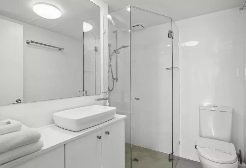 آپارتمان ممتاز دوخوابه رو به دریا, Ultiqa Burleigh Mediterranean Resort