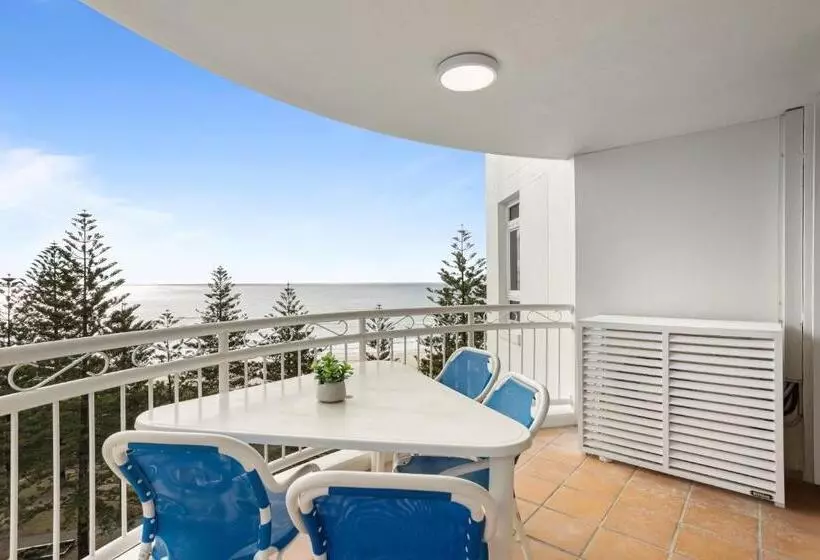 آپارتمان ممتاز سه‌خوابه رو به دریا, Ultiqa Burleigh Mediterranean Resort