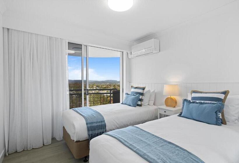 Superior 3-bedroom flat with sea view, Ultiqa Burleigh Mediterranean Resort