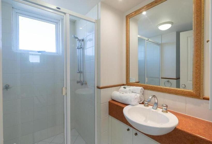 Апартаменты 2 Спальни Вид на Море, Ultiqa Burleigh Mediterranean Resort