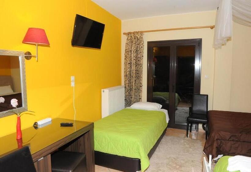 4인용 스탠다드 룸, Hani Zemenou